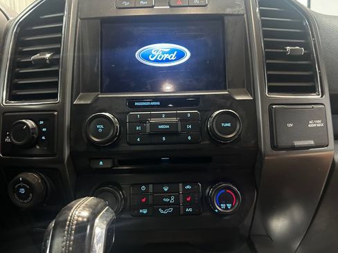 Used 2018 Ford F150 XLT w/ Equipment Group 302A Luxury AWD/4WD image 19