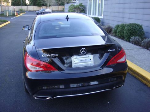 Used 2019 Mercedes-Benz CLA 250 4MATIC image 9