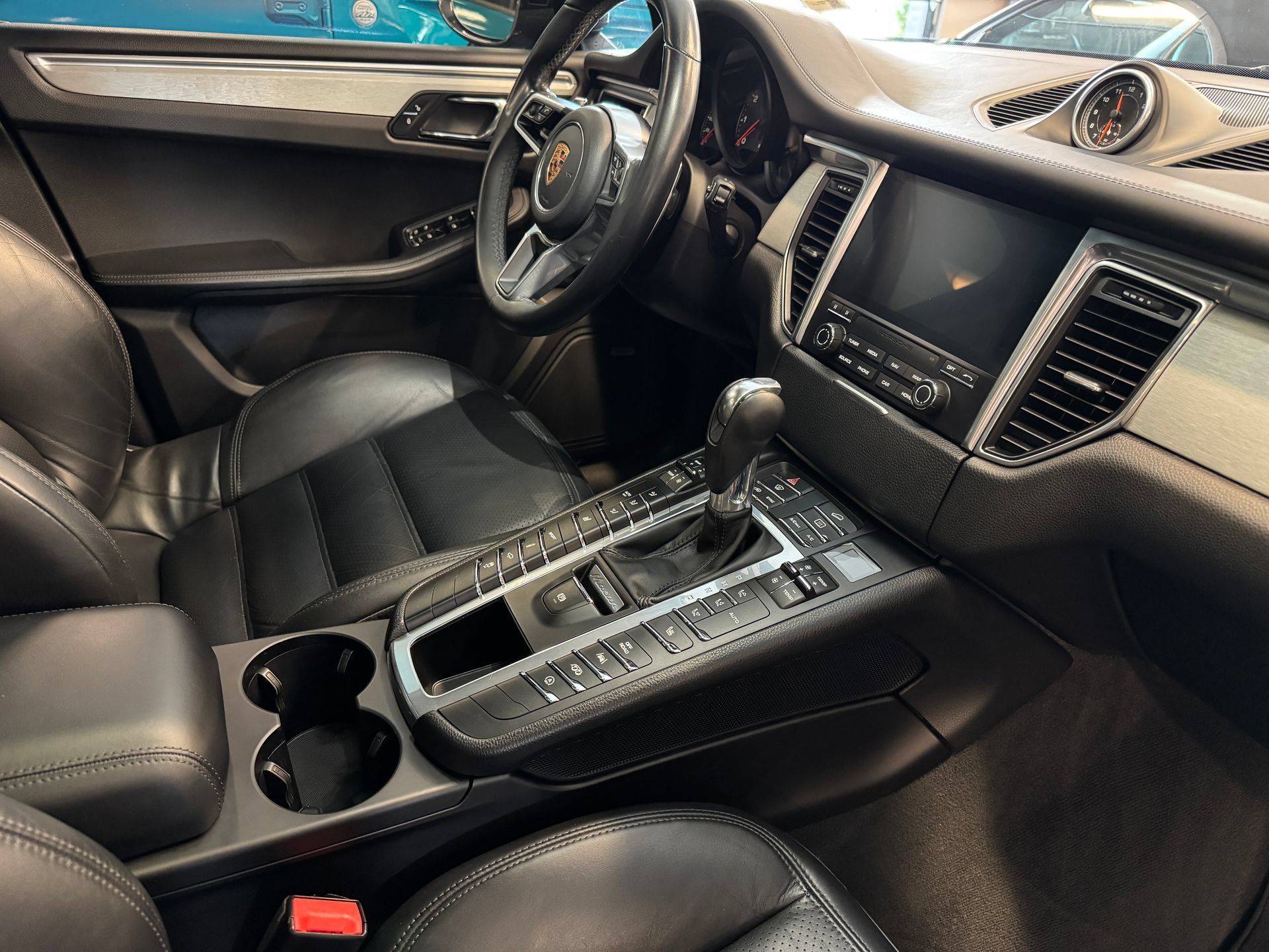Used 2018 Porsche Macan GTS AWD/4WD image 37