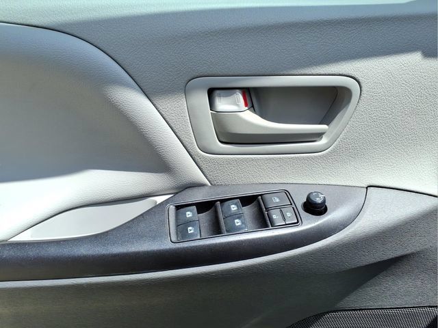 Used 2020 Toyota Sienna L FWD image 11