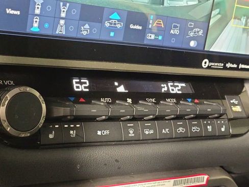 Used 2024 Toyota Tundra Limited AWD/4WD image 21