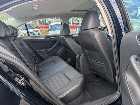 Used 2013 Volkswagen Jetta SEL image 23