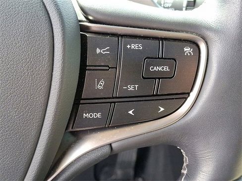 Used 2019 Lexus ES 350 Ultra Luxury image 17