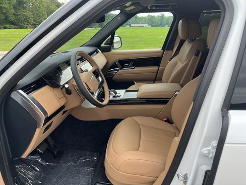 New 2026 Land Rover Range Rover Long Wheelbase SE AWD/4WD image 9