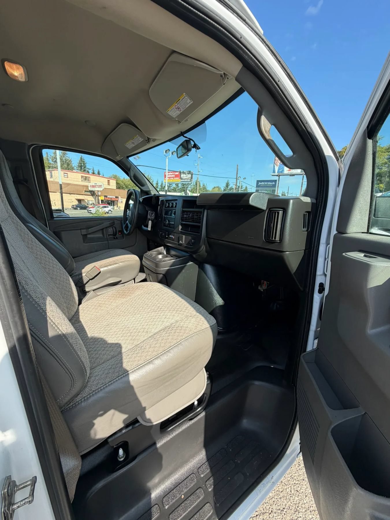 Used 2023 GMC Savana 2500 Extended w/ Driver Convenience Package RWD image 26