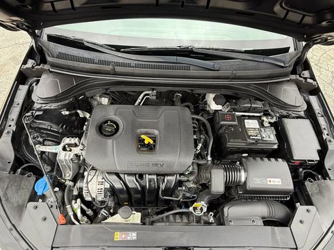 Used 2019 Hyundai Elantra SE image 19