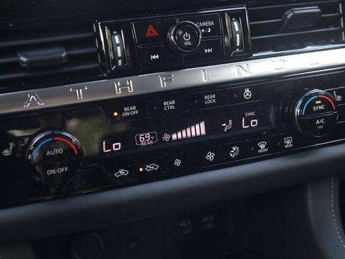 New 2026 Nissan Pathfinder SL w/ SL Premium Package AWD/4WD image 15