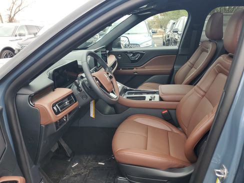 New 2026 Lincoln Aviator Reserve image 11