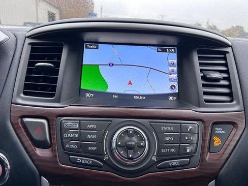 Used 2019 Nissan Pathfinder Platinum image 18