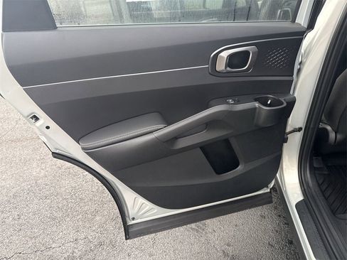 New 2026 Kia Sorento LX image 23