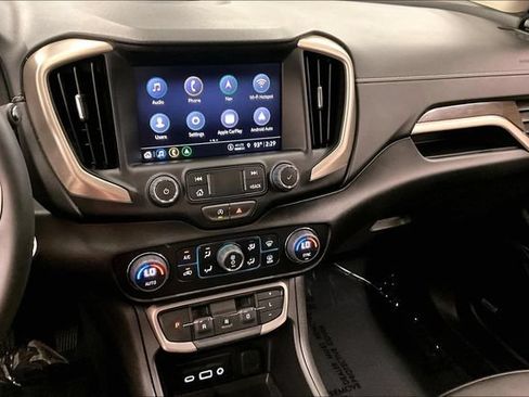 Used 2024 GMC Terrain Denali w/ Denali Premium Package AWD/4WD image 31