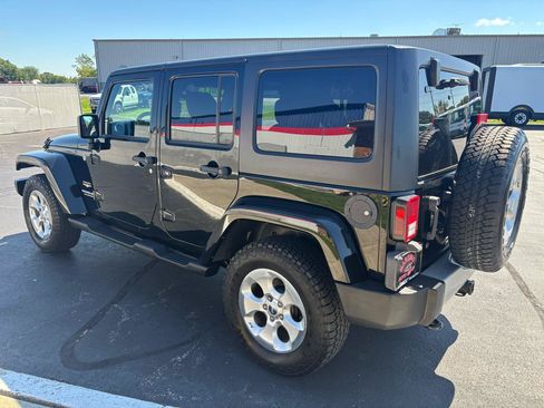 Used 2013 Jeep Wrangler Unlimited Sahara w/ Connectivity Group AWD/4WD image 5