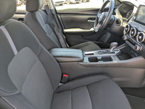 Used 2024 Nissan Sentra SV FWD image 11