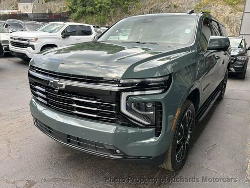 Used 2026 Chevrolet Suburban RST w/ Comfort Package AWD/4WD image 5