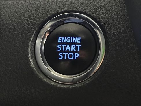 Certified 2019 Toyota Camry LE w/ Convenience Package image 27