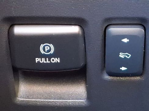 Used 2024 Ford Expedition Limited image 24