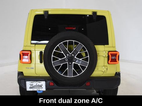 Used 2023 Jeep Wrangler Unlimited Sahara w/ Cold Weather Group AWD/4WD image 6