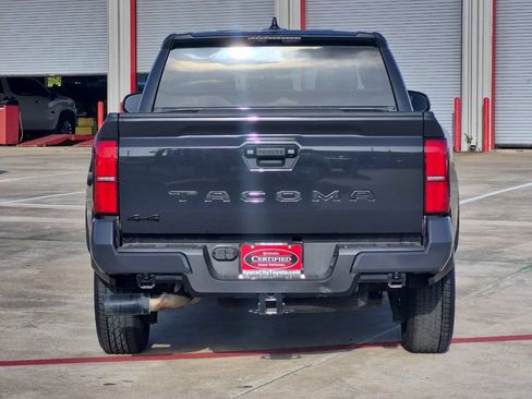 Certified 2025 Toyota Tacoma SR5 AWD/4WD image 5