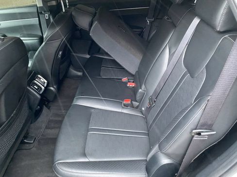 Used 2025 Kia Sorento S AWD/4WD image 8