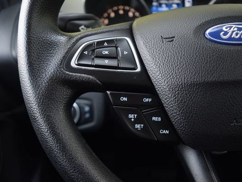 Used 2019 Ford Escape SE FWD image 6