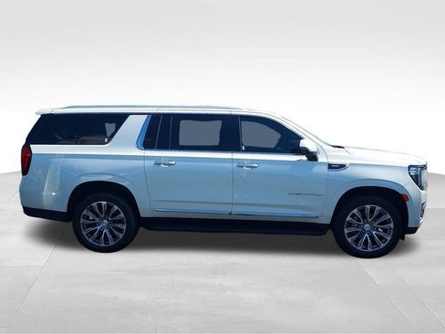 Used 2021 GMC Yukon XL Denali AWD/4WD image 6