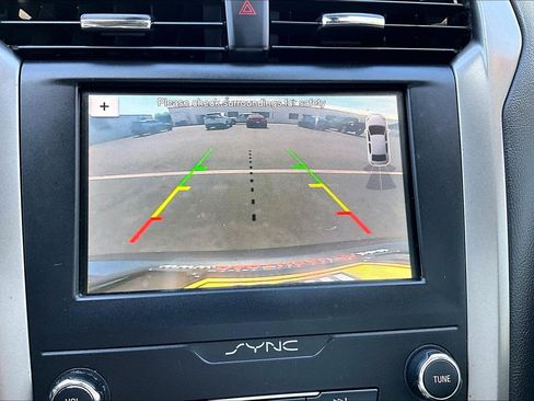 Used 2019 Ford Fusion SE AWD/4WD image 22
