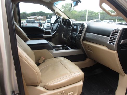 Used 2017 Ford F250 Lariat w/ Lariat Value Package image 12