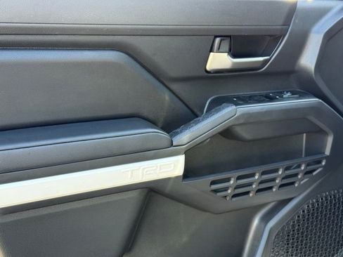 Certified 2024 Toyota Tacoma TRD Off-Road AWD/4WD image 15