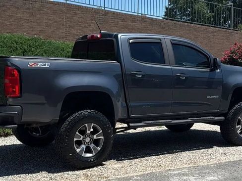 Used 2017 Chevrolet Colorado Z71 AWD/4WD image 6