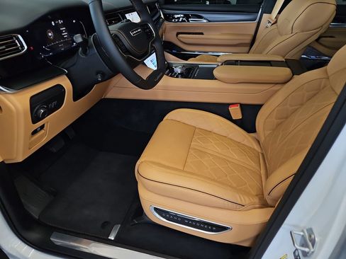 New 2026 Jeep Grand Wagoneer Summit AWD/4WD image 20