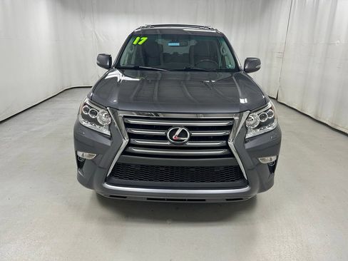 Used 2017 Lexus GX 460 Luxury w/ Preferred Accessory Package AWD/4WD image 3