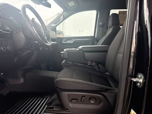 Used 2023 Chevrolet Silverado 1500 LT AWD/4WD image 17