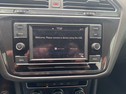 Used 2021 Volkswagen Tiguan S FWD image 11