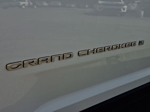Used 2021 Jeep Grand Cherokee L Limited w/ MOPAR Finishing Package AWD/4WD image 30