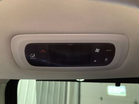 Used 2023 Chrysler Pacifica Touring-L w/ Uconnect Theater Family Group AWD/4WD image 22