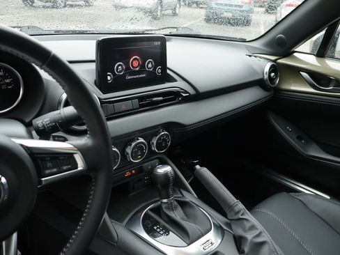 Used 2023 MAZDA MX-5 Miata Grand Touring RWD image 18