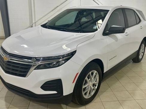 Used 2024 Chevrolet Equinox LS w/ LS Convenience Package FWD image 1