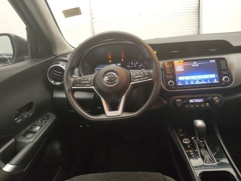 Used 2021 Nissan Kicks SV FWD image 22