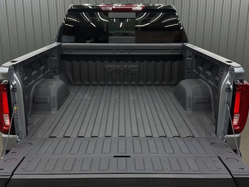 Used 2026 GMC Sierra 1500 SLT w/ SLT Premium Plus Package AWD/4WD image 17