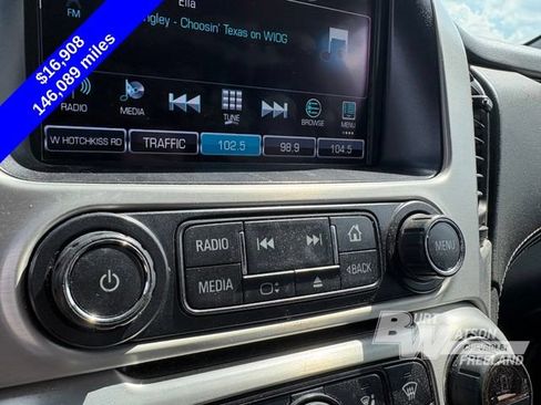 Used 2017 GMC Yukon XL SLT w/ Open Road Package AWD/4WD image 18