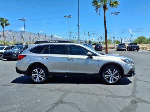 Used 2018 Subaru Outback 3.6R Limited AWD/4WD image 10