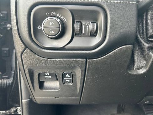 Used 2019 RAM 1500 Limited w/ Body Color Bumper Group AWD/4WD image 15