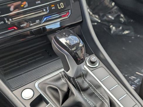 New 2026 Volkswagen Jetta SE FWD image 16