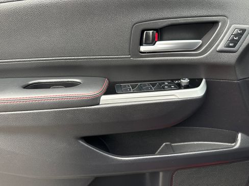 Used 2025 Toyota Sienna XSE w/ XSE Premium Package image 12