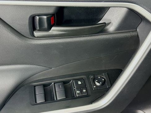 Certified 2025 Toyota RAV4 LE FWD image 17