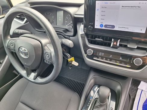 Used 2024 Toyota Corolla LE image 30