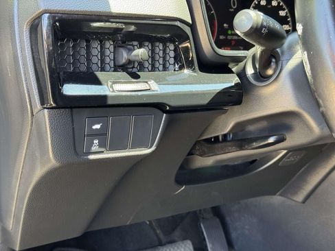 Used 2025 Honda CR-V EX-L image 10