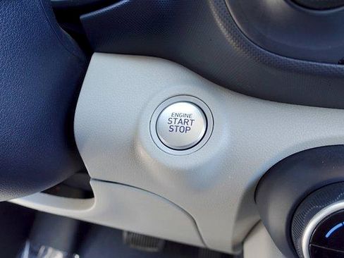 Used 2021 Hyundai Venue FWD image 20