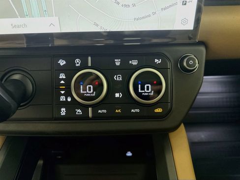 New 2026 Land Rover Defender 110 X-Dynamic SE AWD/4WD image 16