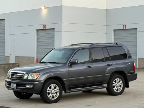 Used 2004 Lexus LX 470 4WD w/ Preferred Accessory Pkg image 22